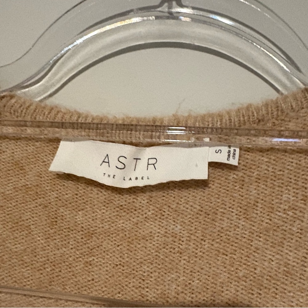 Astr the label‎ teddy plush button front cardigan tan brown size small - Picture 3 of 7